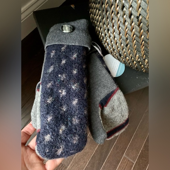 NWT Handmade in Maine Upcycled Wool Warm Mittens, One Size,Navy,Grey,Red - Picture 1 of 11